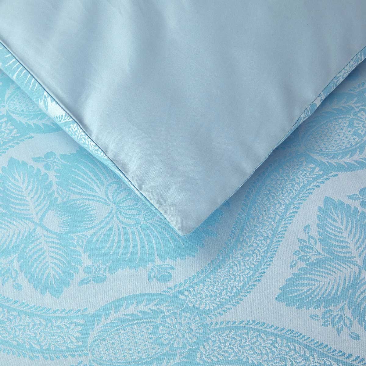 Collection Delorme Bleu | Nil Embrace Bed Yves Tranquility