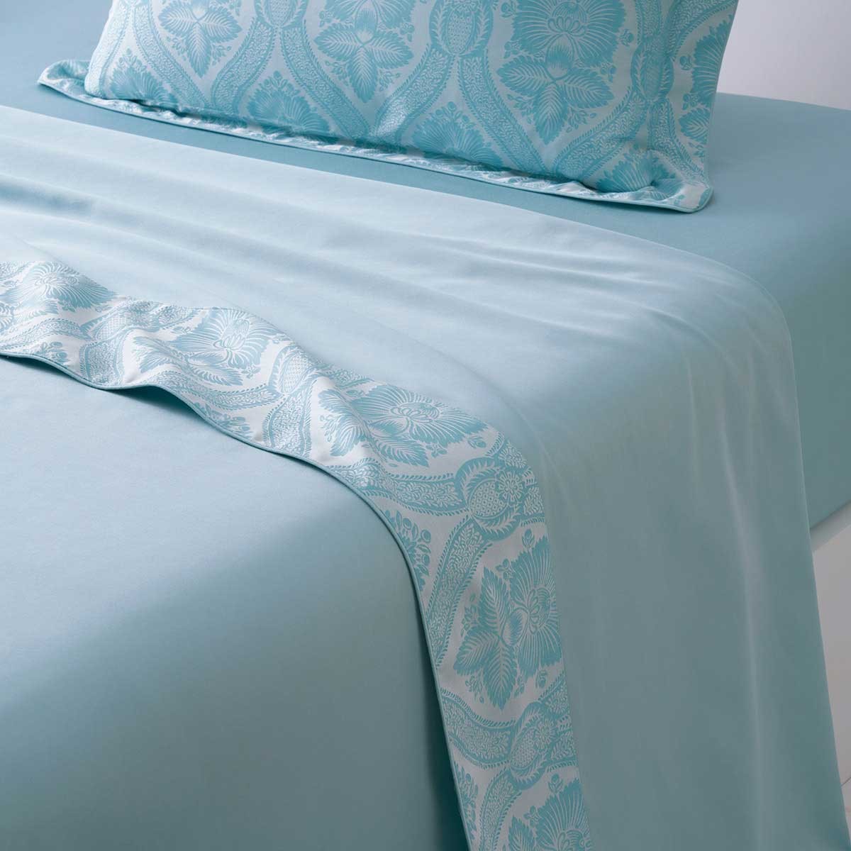 Yves Delorme Nil Bleu Bed Tranquility | Embrace Collection