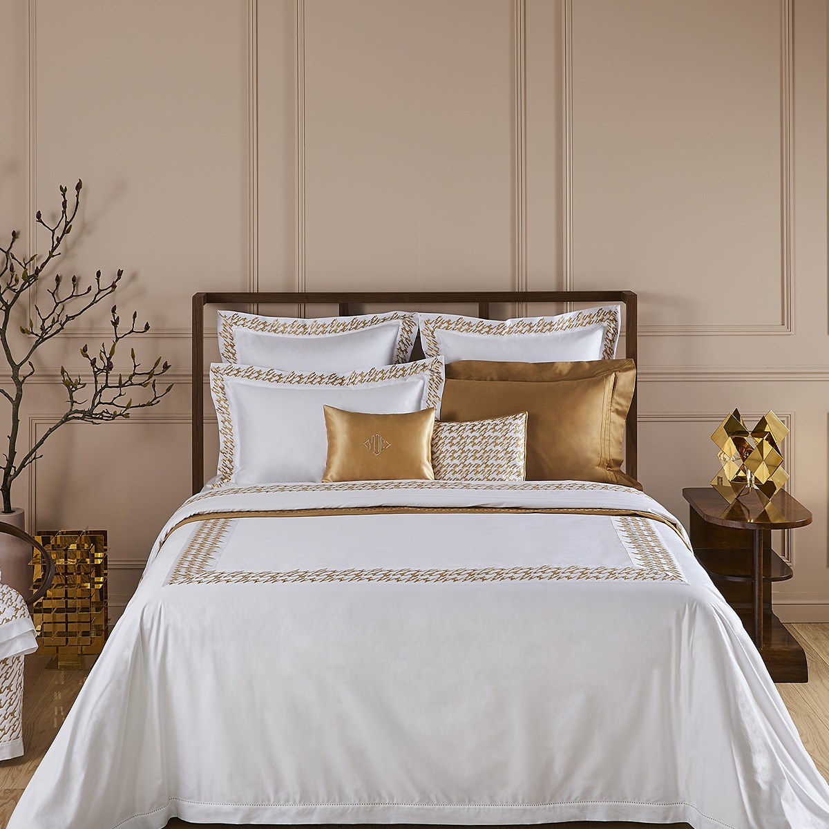 Yves Couture Collection Bed | Linen Delorme Alto