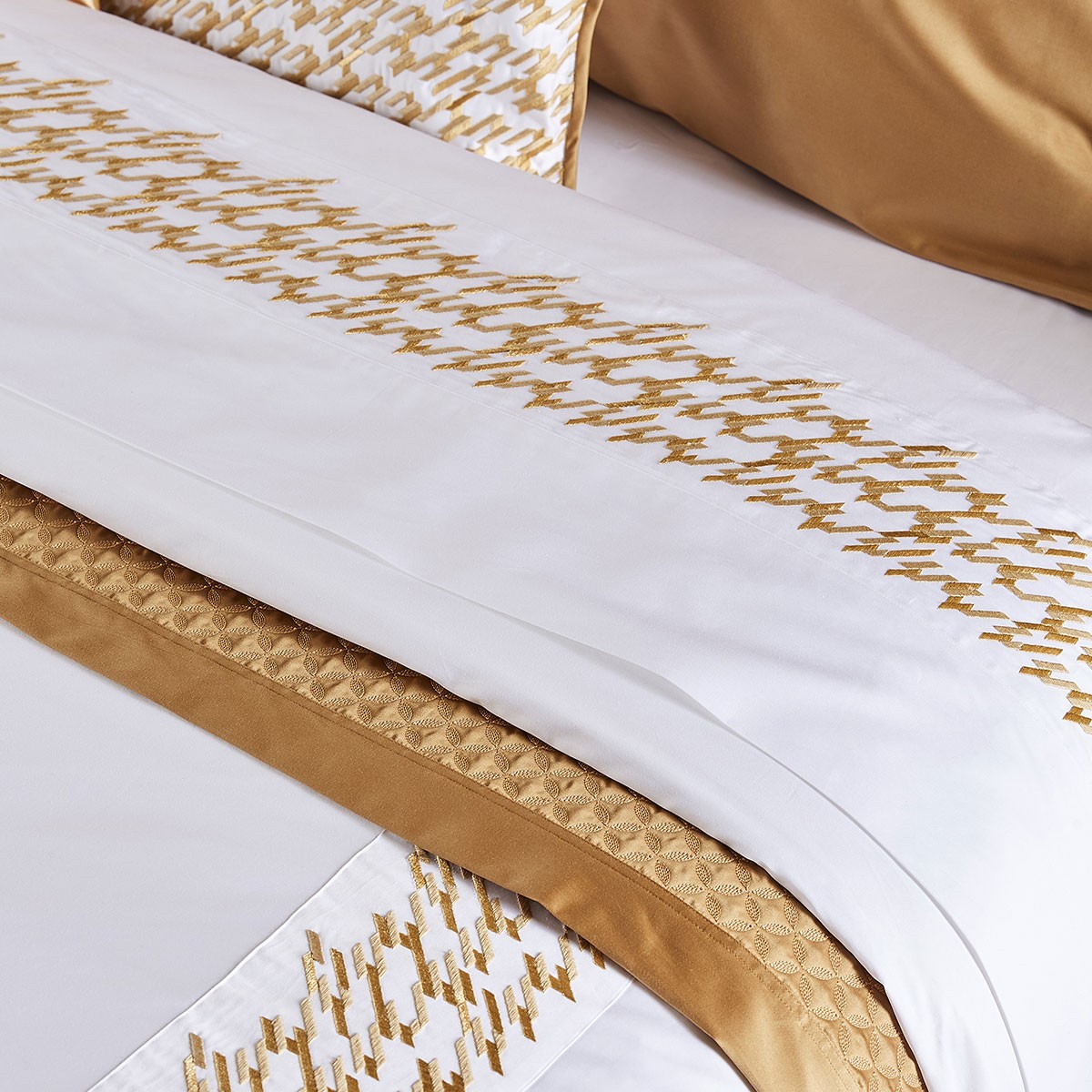 Alto Bed Linen Collection | Delorme Couture Yves