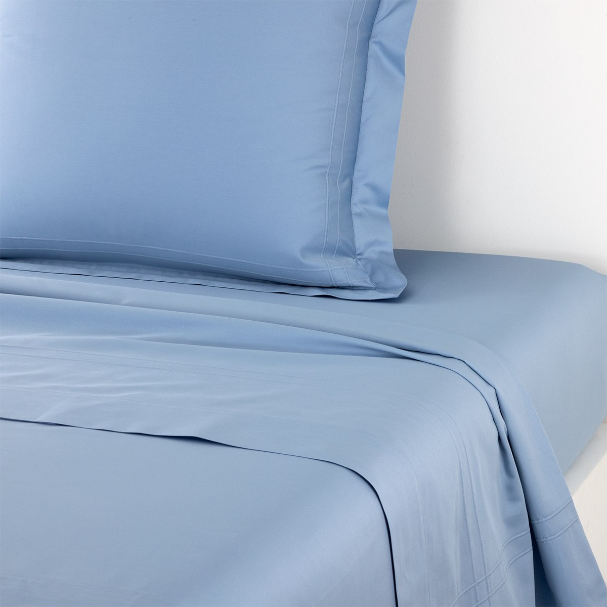 Adagio Fitted Sheet by Yves Delorme Couture: Luxurious Cotton Sateen